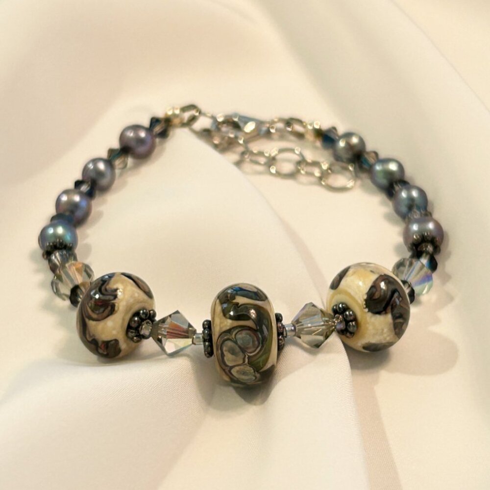 Lampwork Bead & Dark Grey Pearl Bracelet